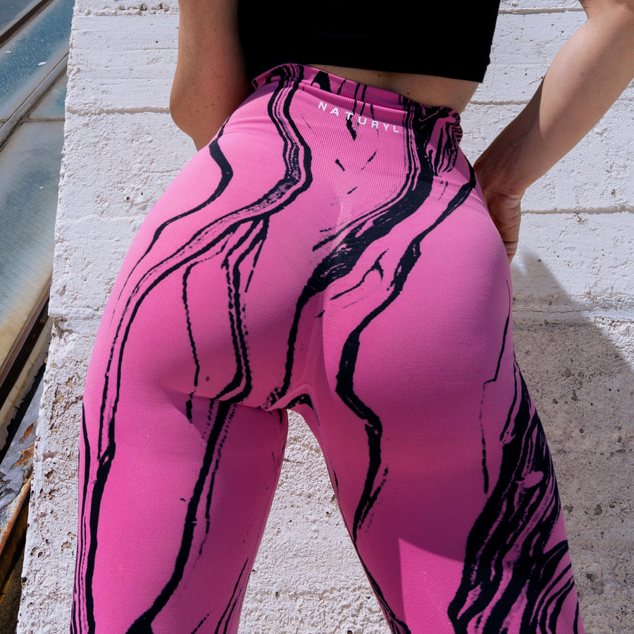 THE GRAPHIC LEGGINGS